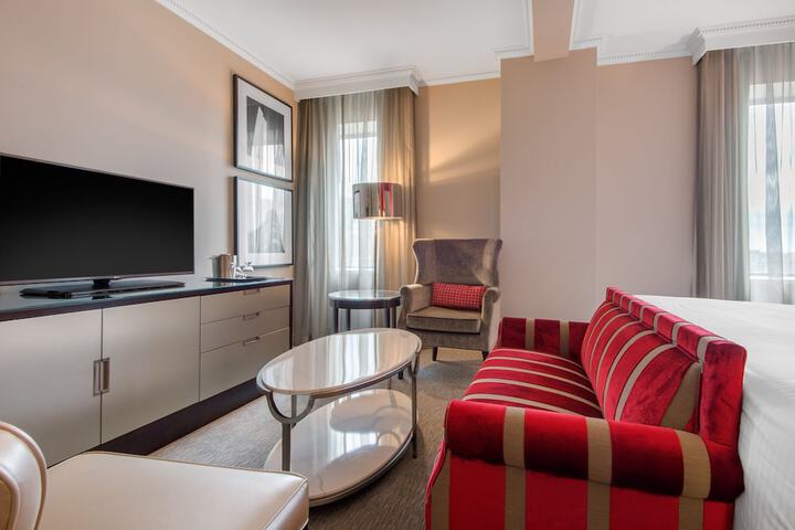 Room 53 of 111