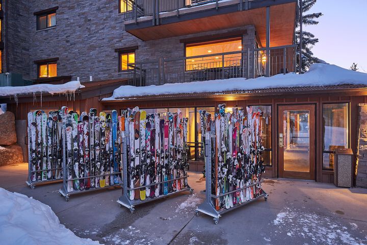 The Crestwood Condominiums