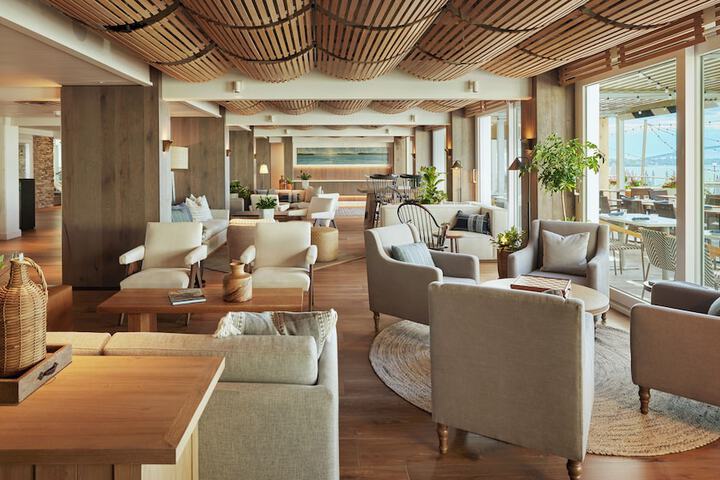 Newport Harbor Island Resort