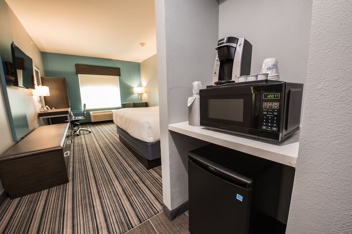 Room 44 of 98