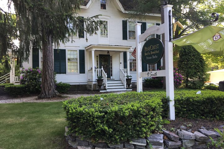 PineCrest Inn