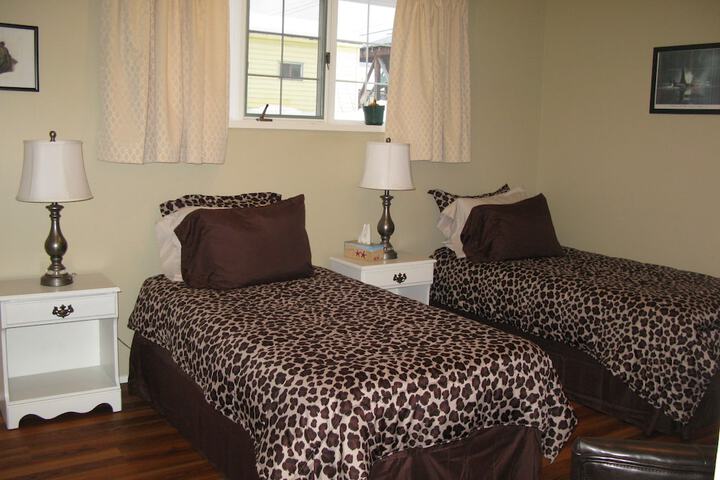 Room 8 of 32