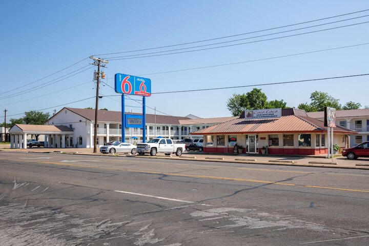 Hotel 3 of 48