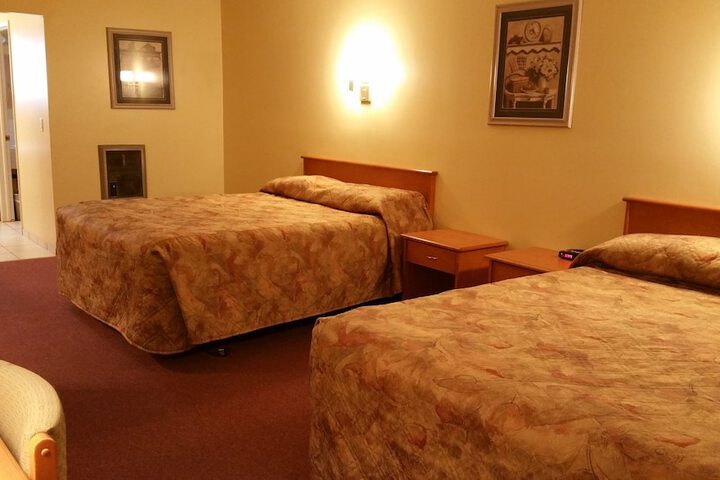 Yellowhead Motel