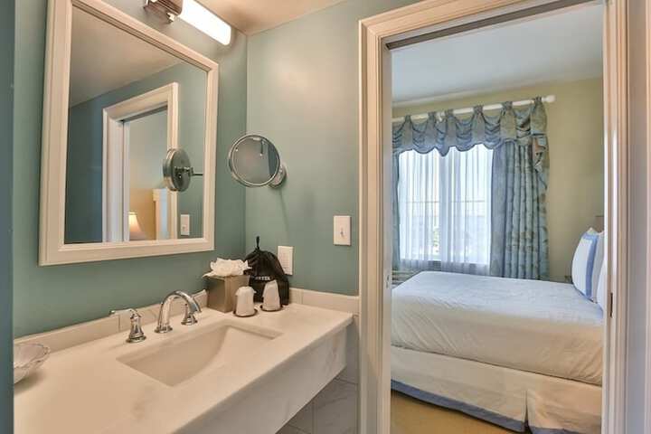 Harborside at Charleston Harbor Resort and Marina