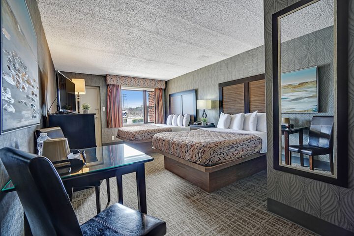 Blue Creek Inn