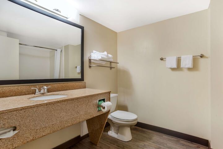 Room 16 of 26
