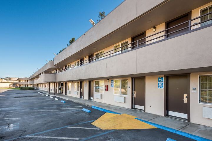 Hotel 6 of 30