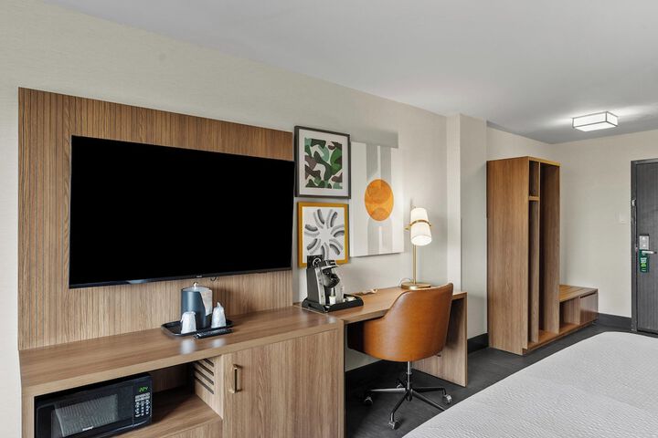 Holiday Inn Niagara Falls State Park Entry by IHG