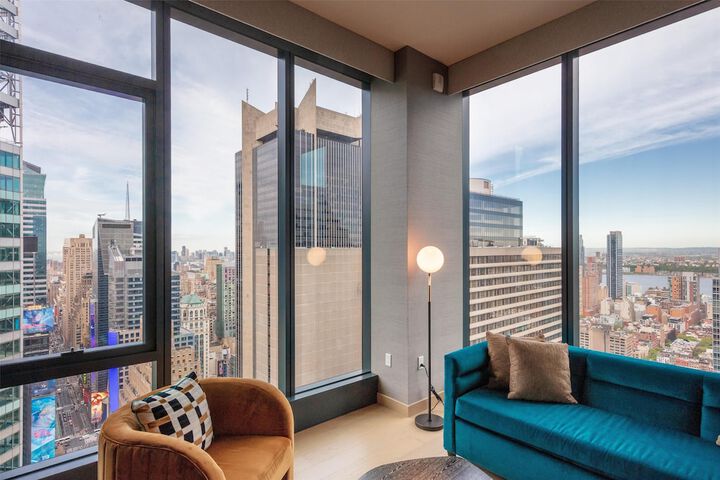 Tempo by Hilton New York Times Square