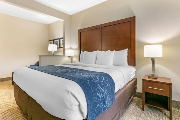 Comfort Suites Batesville