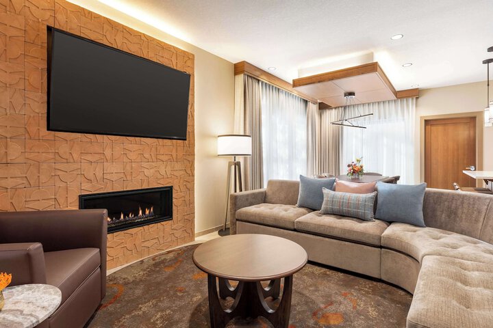 Hoodoo Moab Curio Collection by Hilton