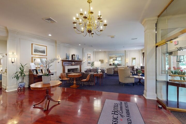 Hotel Interior 11 of 38