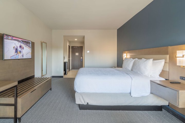 Room 15 of 33