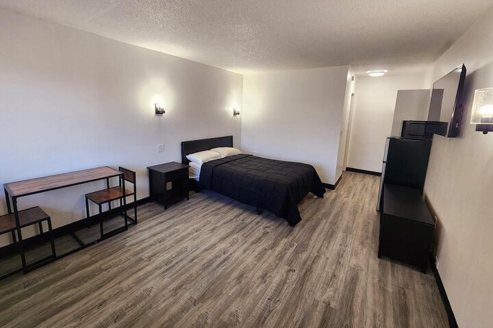 Room 14 of 25