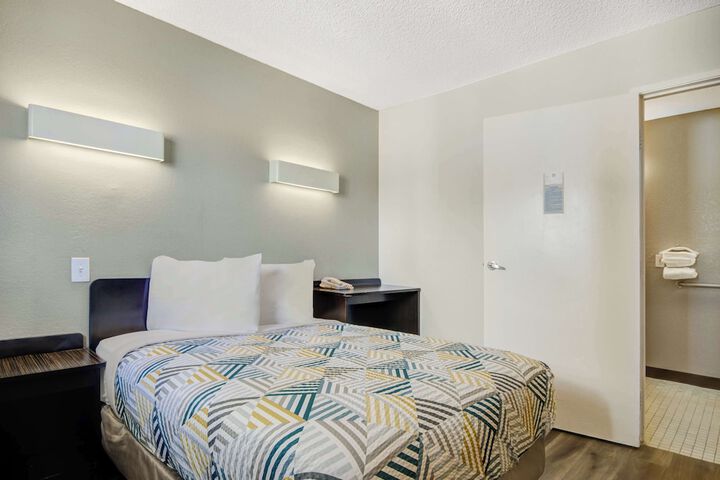 Room 20 of 26