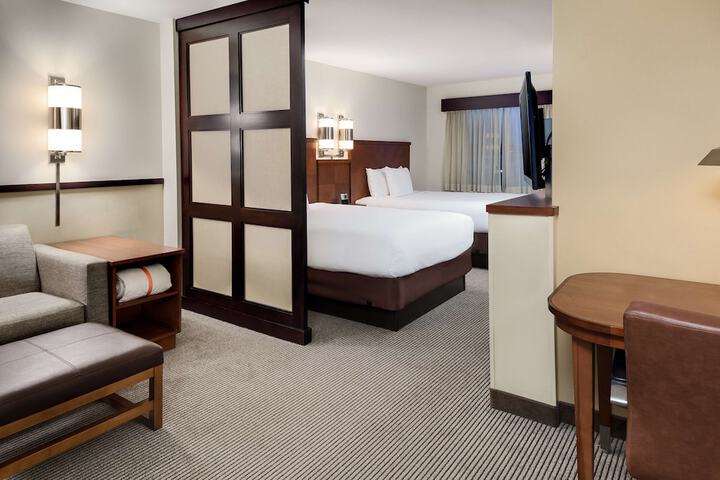 Room 10 of 21