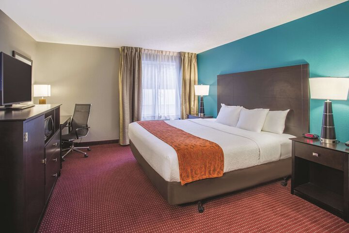 La Quinta Inn & Suites by Wyndham OFallon IL - St. Louis