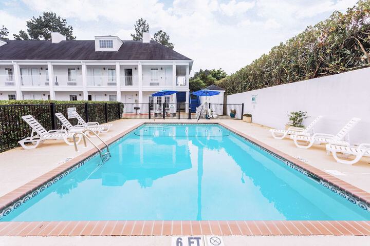 Pool 4 of 27