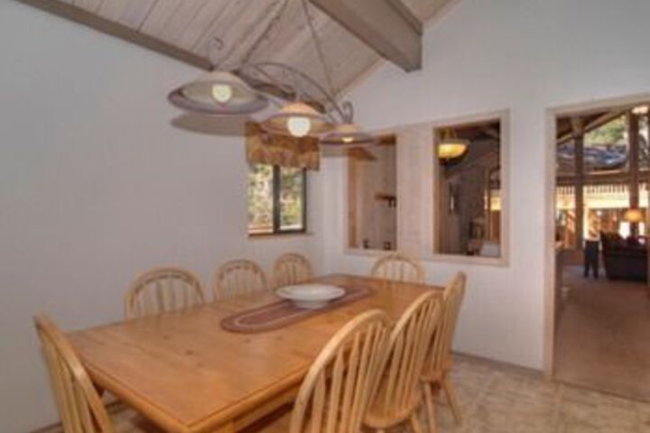 Spacious 3 North Shore Townhome 3 Br Townhouse by RedAwning
