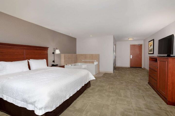 Room 16 of 71