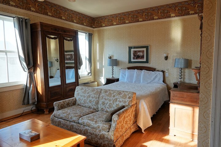 Room 44 of 74