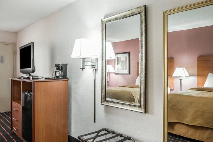Room 20 of 37