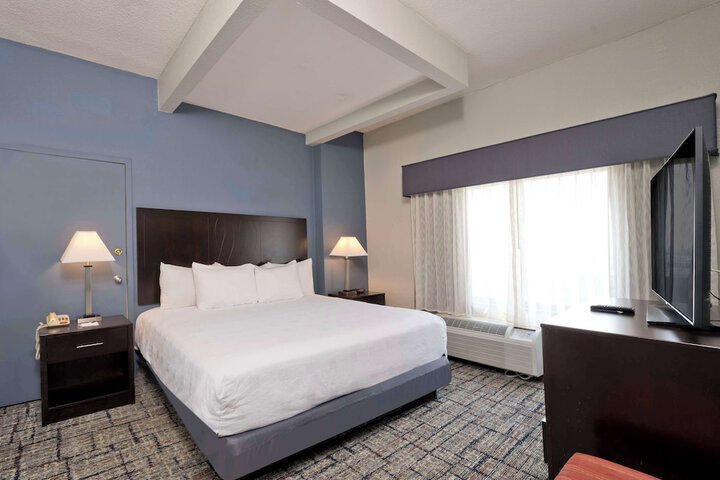 Room 12 of 35