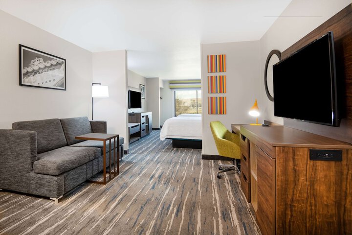 Room 27 of 44
