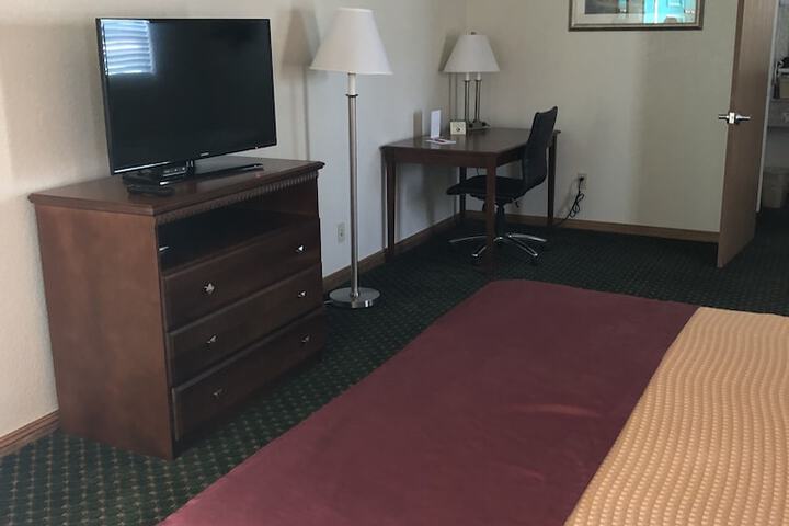 Room 25 of 47