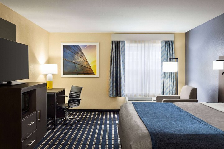 Room 20 of 49