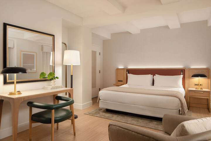 Room 21 of 37