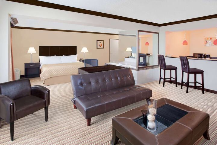 Room 15 of 23