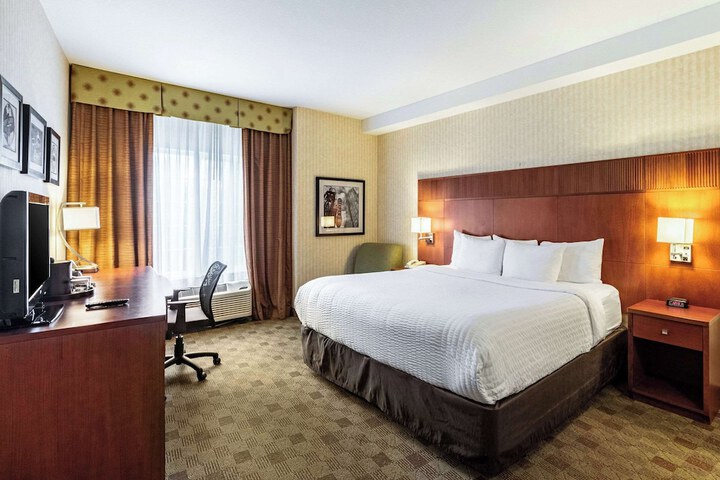 Room 34 of 41