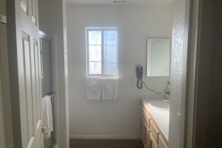 Room 118 of 143
