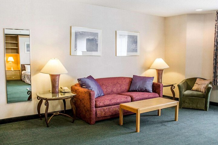 Room 25 of 34
