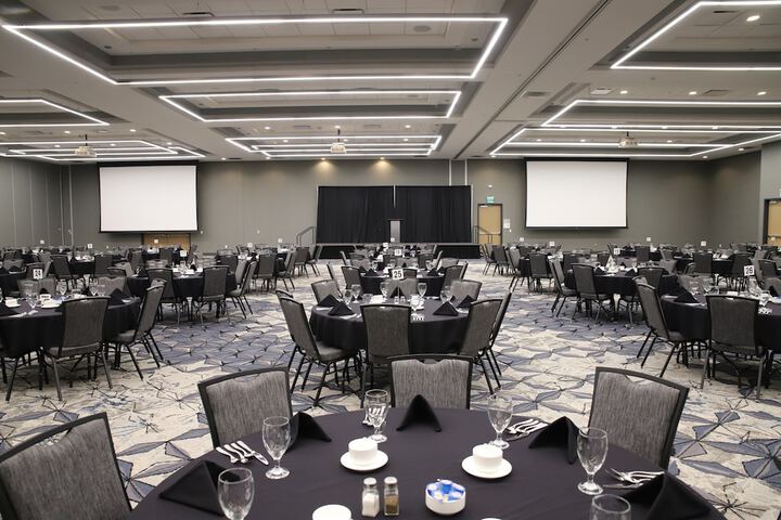 Holiday Inn & Suites Cedar Falls - Waterloo Event Center by IHG