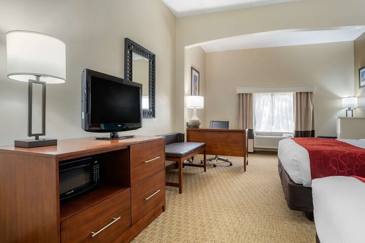 Room 8 of 27
