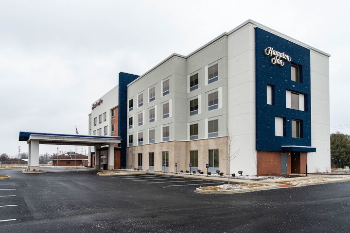Hotel 2 of 75