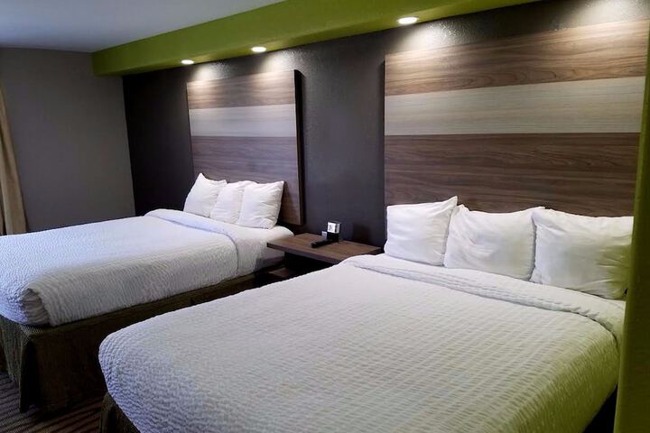 Room 28 of 33