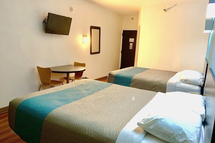 Room 21 of 48