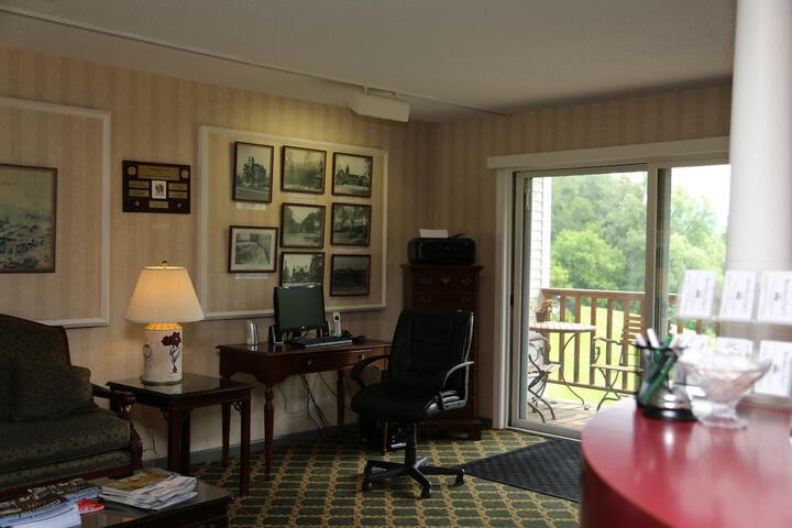 Room 18 of 37