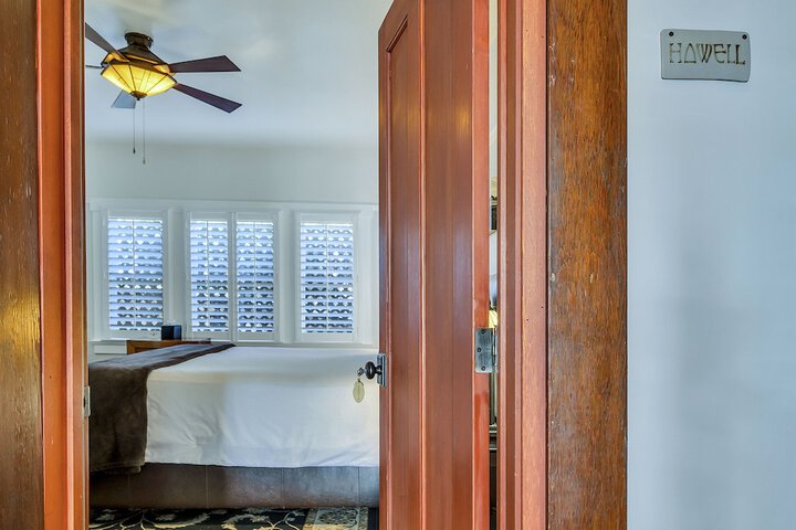 Room 45 of 106