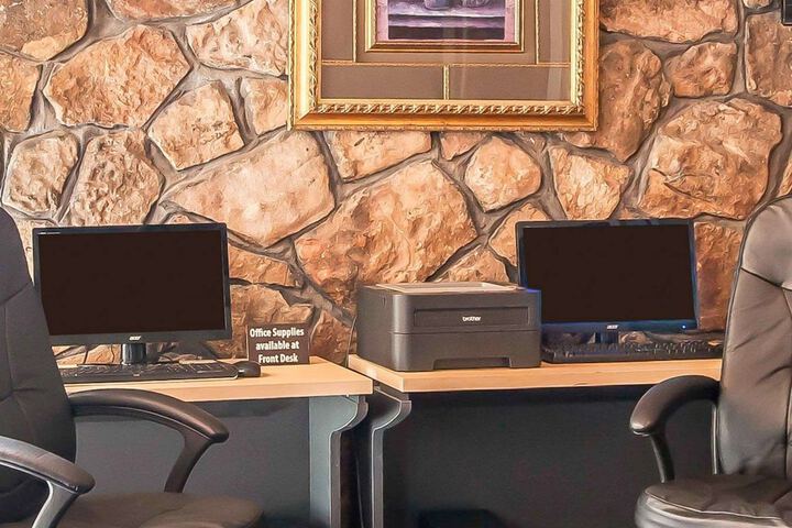 Business Center 34 of 34