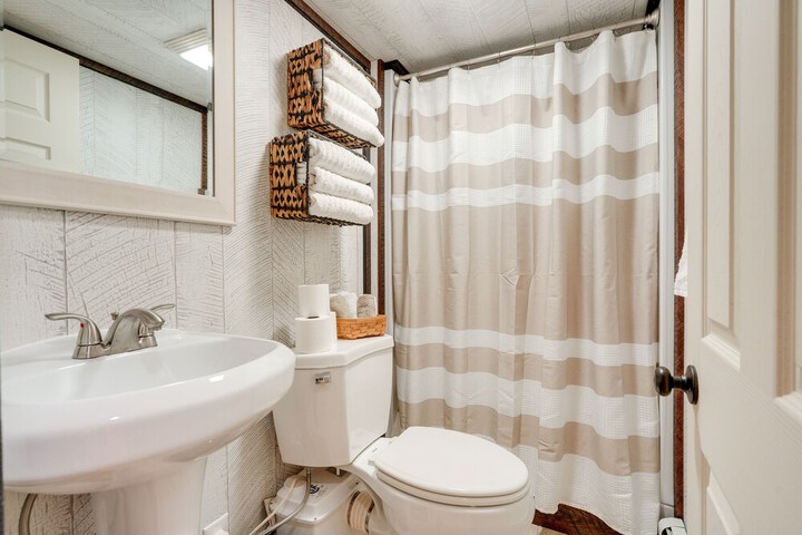 Sauna Spa & Stargazing: Coudersport Home!