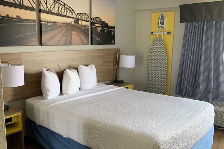 Room 36 of 65