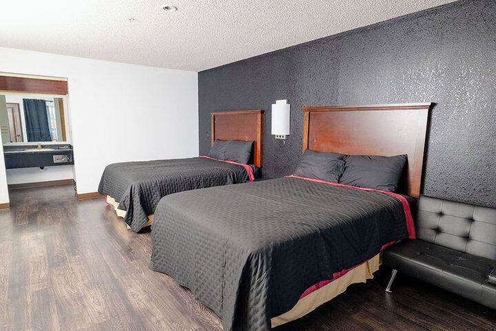 Rose City Inn and Suites
