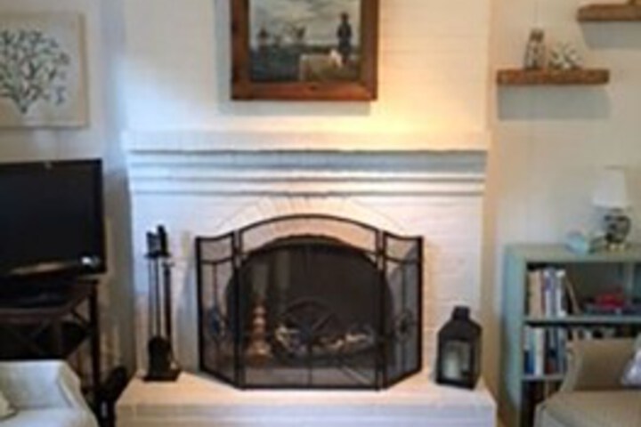15 Bayberry Rd
