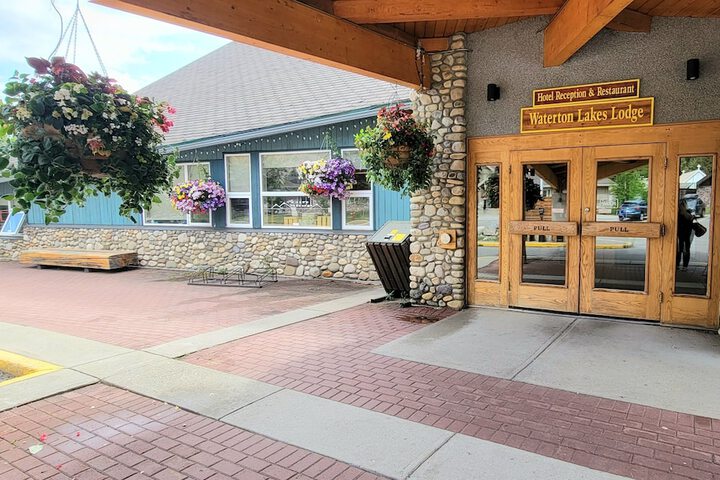 Waterton Lakes Lodge Resort