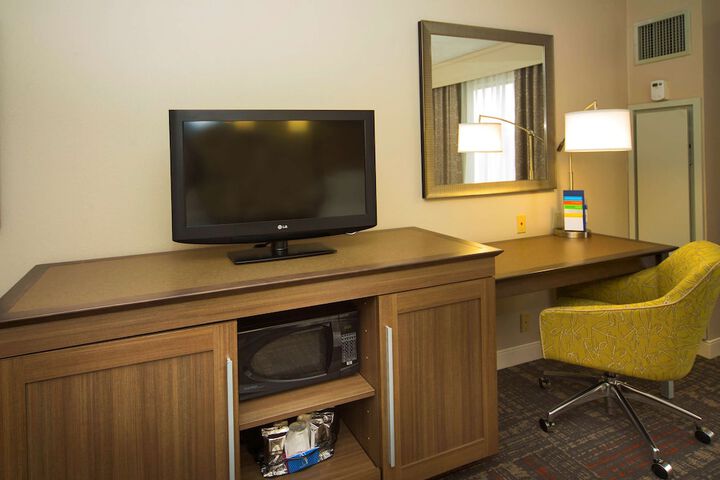 Hampton Inn & Suites Valdosta / Conference Center